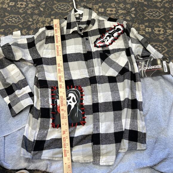 NWT Ghost Face Men's Sz Medium Black/White Plaid Flannel Shirt Halloween Scream - Picture 1 of 4